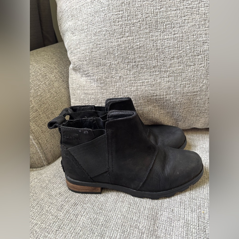 Sorel Emelie Chelsea size 6.5